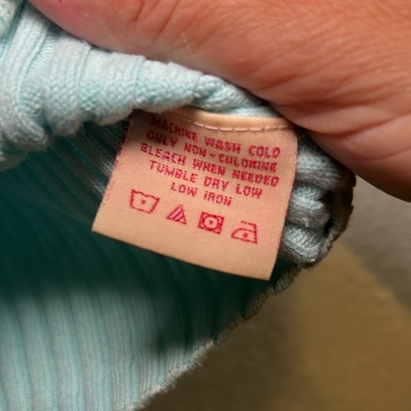 Faded Glory, aqua colored sweater top size medium. - Picture 8 of 9
